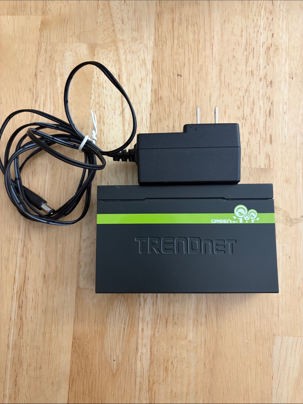 TRENDnet Black 5 port Switch with Green Accent and Power Adapter